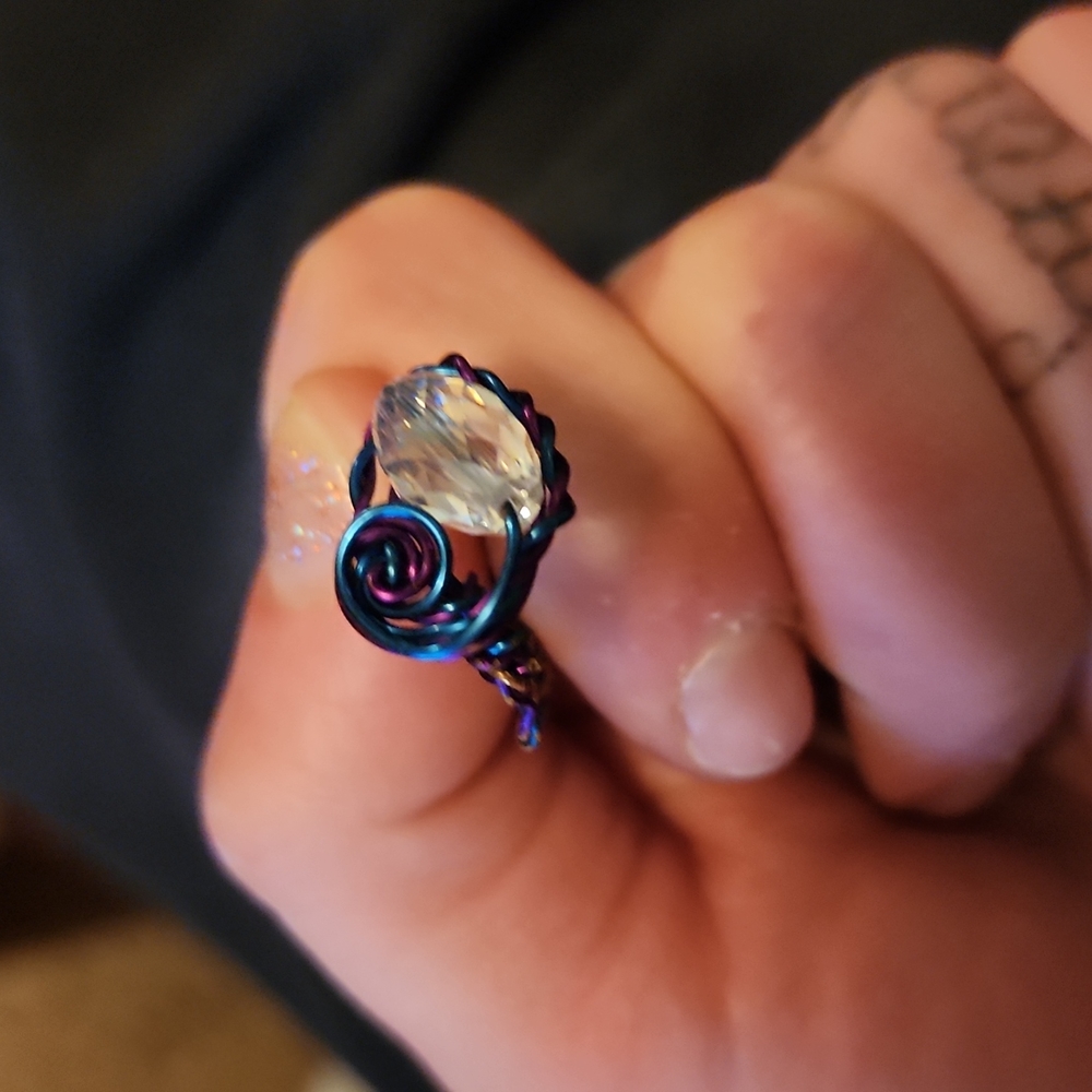 Unique wire ring - Picture 3 of 3